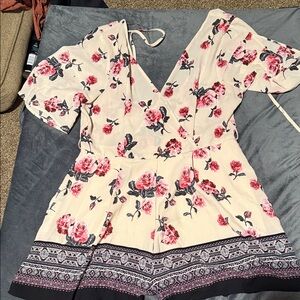 Three Pink Hearts Floral Romper – Women’s XL – Pink Rose Print